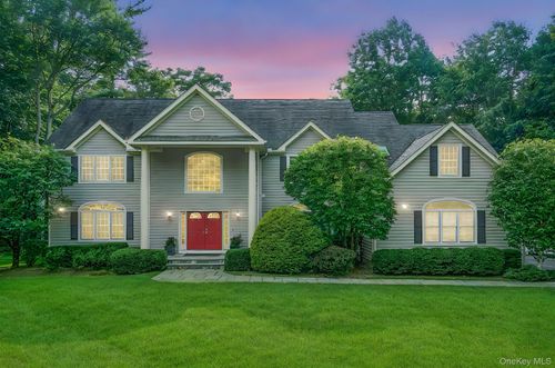 39 Admiral Wordens Ln, Briarcliff Manor, NY, 10510-2541 | Card Image