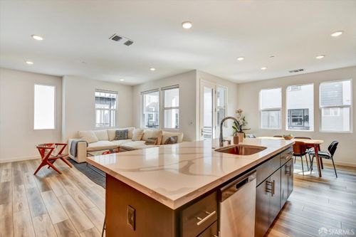 1778 Railway Cir, Oakland, CA, 94607-1659 | Card Image