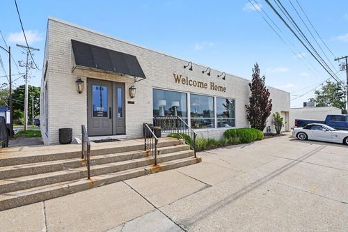 813 Highland Ave, Saint Joseph, MI, 49085-2511 | Card Image