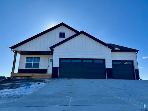 2205 E Bergen Cir Circle, Brandon, SD, 57005 | Card Image