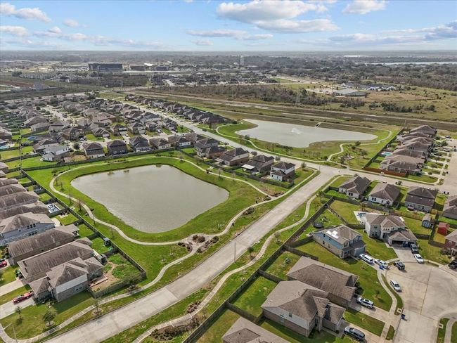 8117 Ocean Jasper Ln, House other with 4 bedrooms, 2 bathrooms and 2 parking in Texas City TX | Image 7