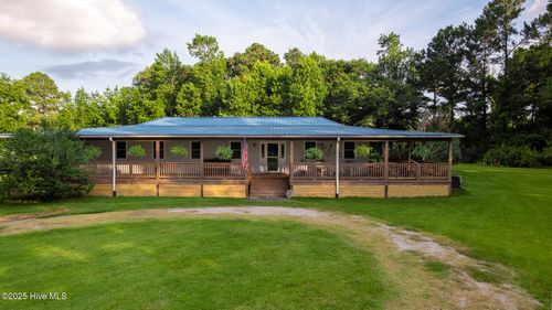 161 Howard Ln, Swansboro, NC, 28584-8409 | Card Image