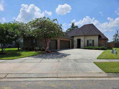 43283 Pond View Dr, Prairieville, LA, 70769-6436 | Card Image
