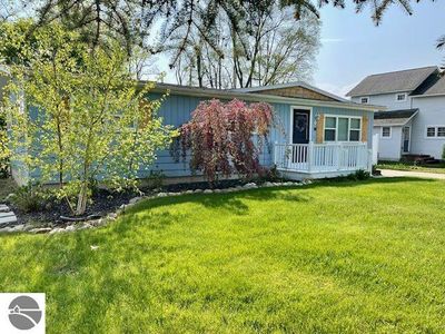 511 Cedar Street, House other with 3 bedrooms, 1 bathrooms and null parking in Elk Rapids MI | Image 1