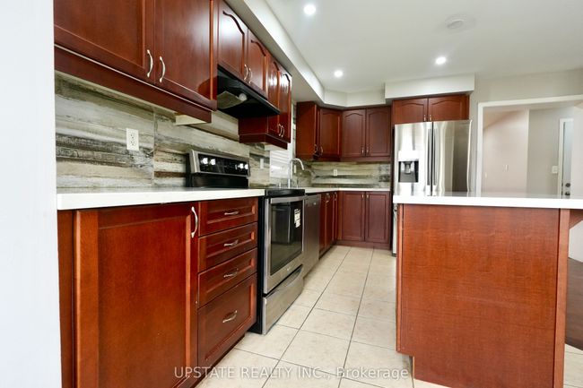 UPPER - 18 Caliper Rd, House attached with 4 bedrooms, 3 bathrooms and 2 parking in Brampton ON | Image 17