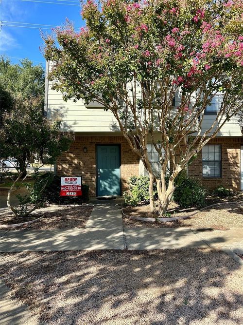 a-848 W Collins St, Denton, TX, 76201-7176 | Card Image
