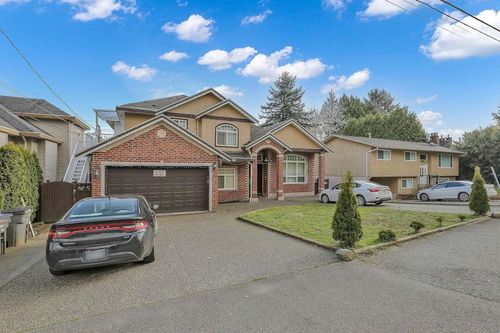 14078 68 Ave, Surrey, BC, V3W2H2 | Card Image
