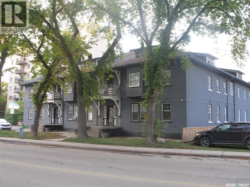 305 Queen St, Saskatoon, SK, S7K0M1 | Card Image