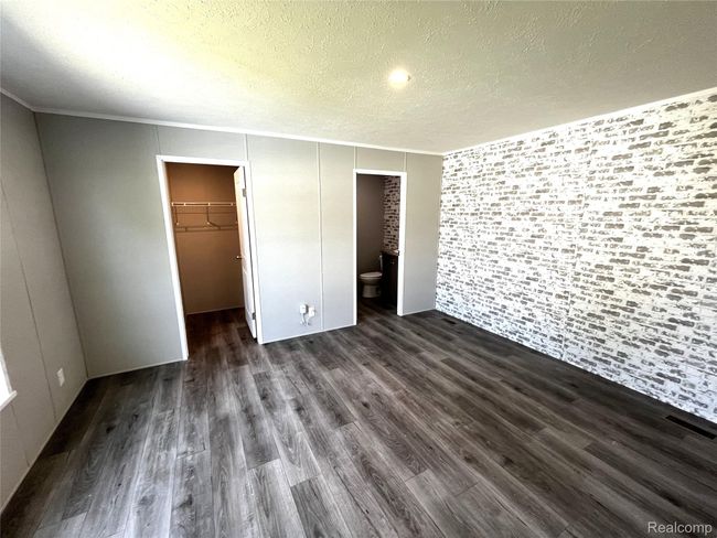 Master Bedroom | Image 10