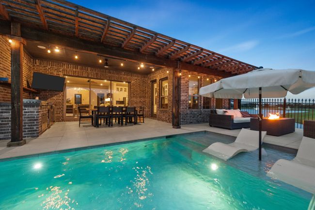 Alfresco entertaining comes easy in this backyard oasis | Image 36