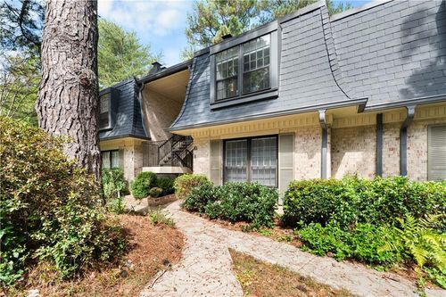 8 Cantey Pl Nw, Atlanta, GA, 30327-4007 | Card Image