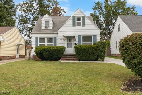 4206 Liggett Dr, Parma, OH, 44134-2555 | Card Image