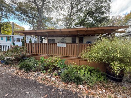 15 Whalers Path, Baiting Hollow, NY, 11933-1277 | Card Image