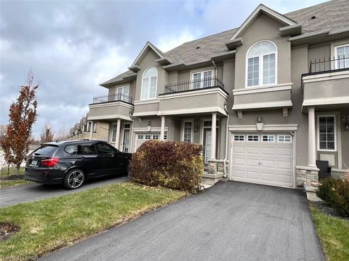 {{alt}} | Card Image