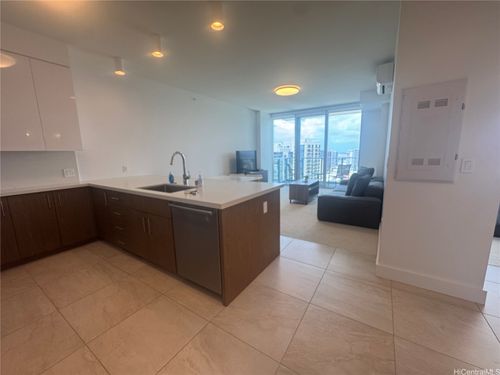 apt-4008-629 Keeaumoku St, Honolulu, HI, 96814-3638 | Card Image