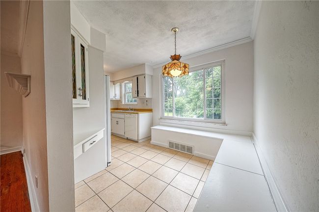 35 Locust Ln, House other with 4 bedrooms, 2 bathrooms and 1 parking in Upper St. Clair PA | Image 7