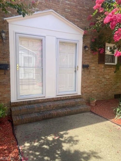 4-1268 Little Bay Avenue, Norfolk, VA, 23503 | Card Image