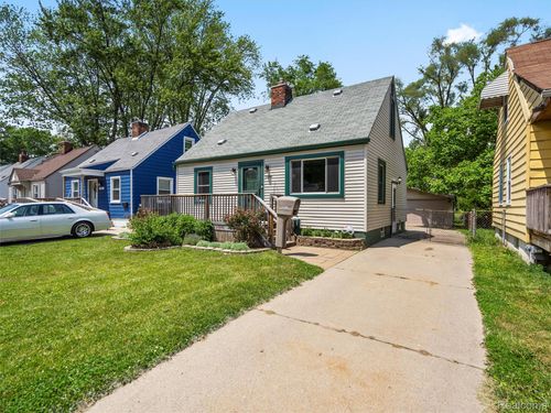 34286 Glover St, Wayne, MI, 48184-2440 | Card Image