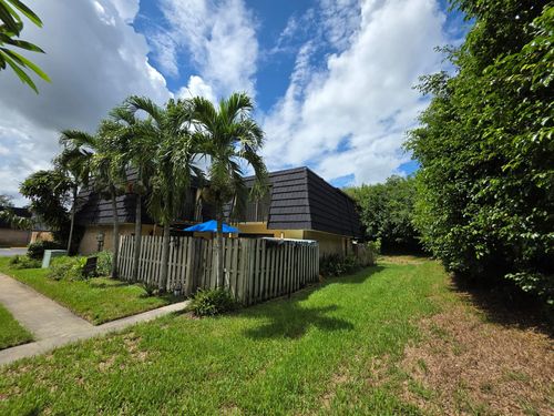 218 Woodland Rd, Palm Springs, FL, 33461-1011 | Card Image