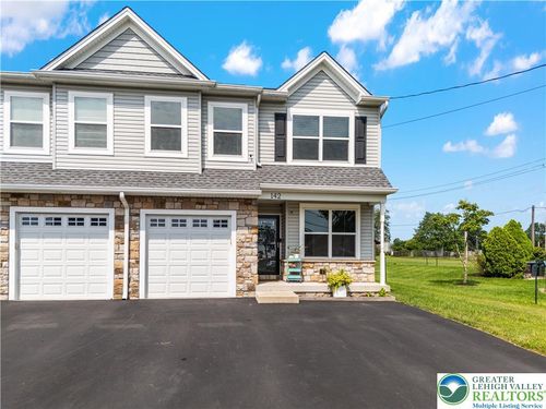 142 N 9th St, QUAKERTOWN, PA, 18951-1104 | Card Image