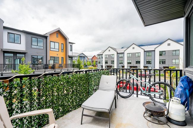 1351 Marinaside Place, Townhouse with 3 bedrooms, 3 bathrooms and 3 parking in Squamish BC | Image 17