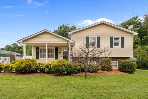 205 Snody Rd, Mount Airy, NC, 27030-9508 | Card Image