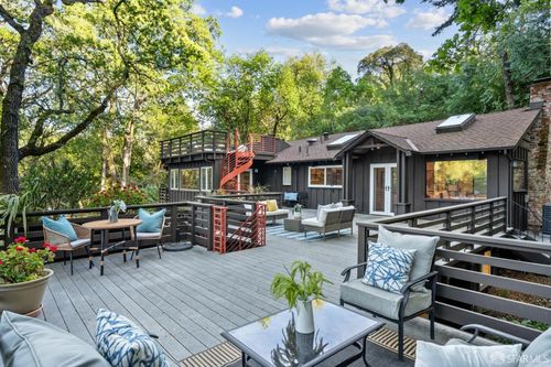 176 Los Trancos Cir, Portola Valley, CA, 94028-8118 | Card Image