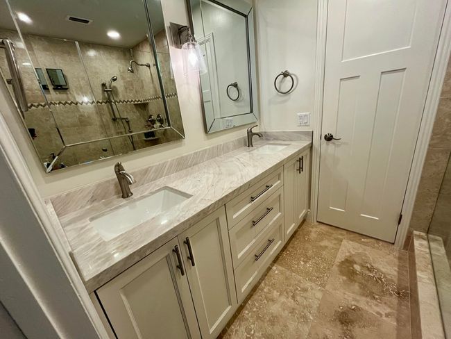 Bathroom Primary | Image 37