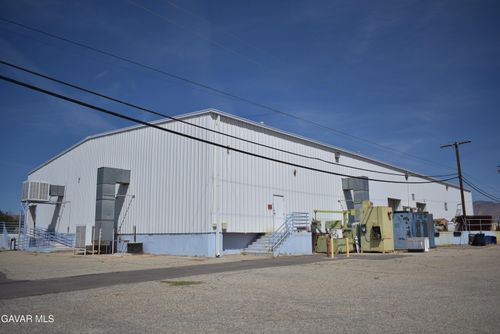17012 Roper St, Mojave, CA, 93501-1689 | Card Image