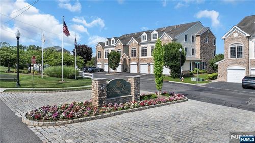 28 Forshee Cir, Montvale, NJ, 07645-1781 | Card Image