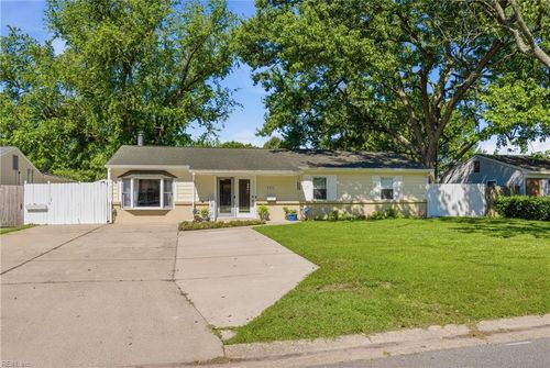 925 Lamplight Ln, Virginia Beach, VA, 23452-6307 | Card Image