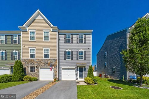 24 Cecily Way, RANSON, WV, 25438-1100 | Card Image