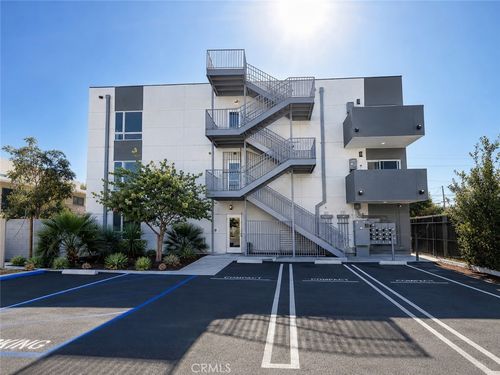 9220 Compton, Los Angeles, CA, 90002 | Card Image