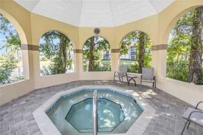 1227 - 2400 Feather Sound Drive, Condo with 3 bedrooms, 2 bathrooms and null parking in Clearwater FL | Image 3