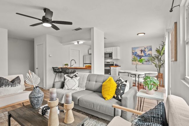 APT-101 - 5616 Emerald Forest Dr, Condo with 2 bedrooms, 2 bathrooms and 2 parking in Austin TX | Image 5