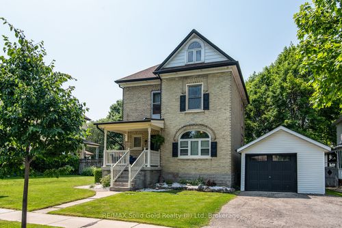 26 Queen St, Elmira, ON, N3B2T1 | Card Image