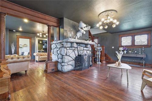 9875 E Winner Rd, Independence, MO, 64052-2151 | Card Image