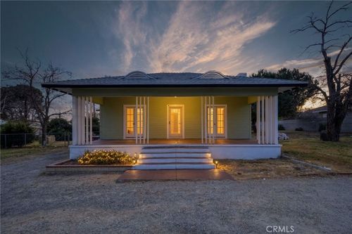 661 N 4th St, Banning, CA, 92220-4623 | Card Image