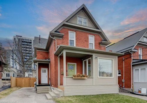 8 Spring Street E, Waterloo, ON, N2J2L8 | Card Image