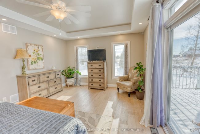 23 Tudor Cir, House other with 3 bedrooms, 3 bathrooms and 6 parking in Lombardy ON | Image 19