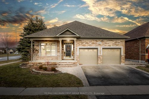 953 Greenleaf Cir, Oshawa, ON, L1K2W8 | Card Image