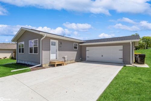 215 N Lincoln St, Osceola, IA, 50213-1130 | Card Image