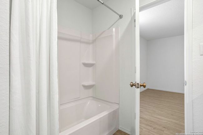7119 Satellite Way, House other with 3 bedrooms, 2 bathrooms and null parking in San Antonio TX | Image 9