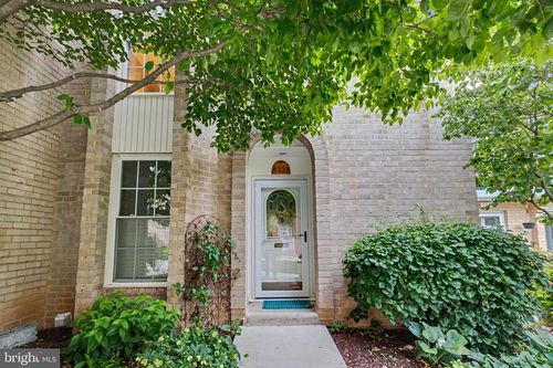 8328 N Brook Ln, BETHESDA, MD, 20814-2613 | Card Image