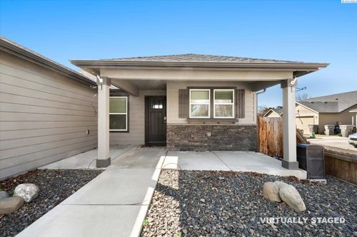 765 N Williams St, Kennewick, WA, 99336-2185 | Card Image