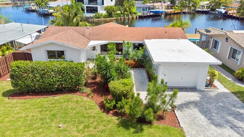 2024 Ne 24th St, Wilton Manors, FL, 33305-1524 | Card Image