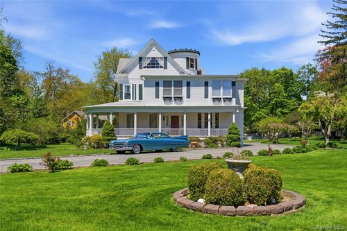 89 Duck Pond Rd, Glen Cove, NY, 11542-3112 | Card Image