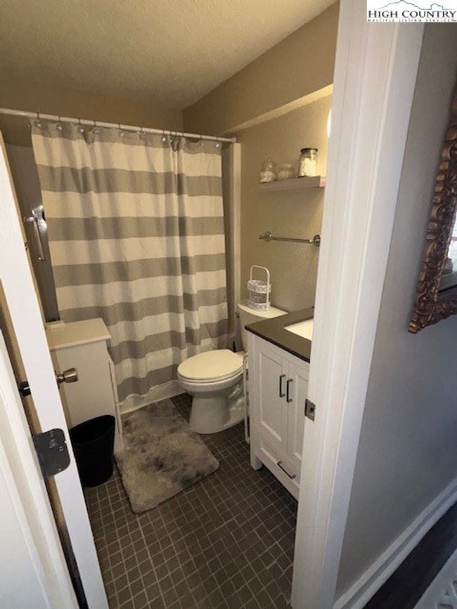13B - 142 Top Of Seven Dr, Condo with 1 bedrooms, 1 bathrooms and null parking in Seven Devils NC | Image 12