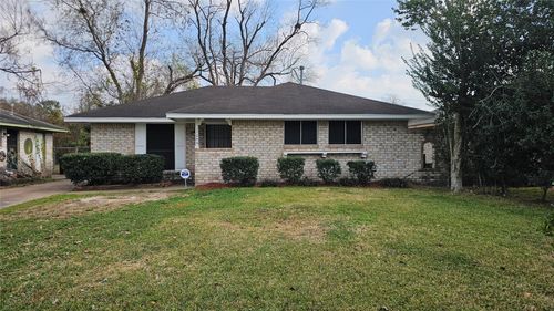 11046 Spottswood Dr, Houston, TX, 77016-2236 | Card Image