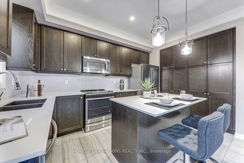 238 London Lane, Ajax, ON, L1T0N5 | Card Image